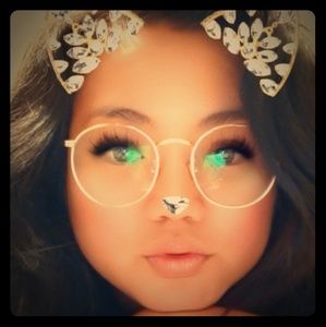 Meet your Posher, Helena